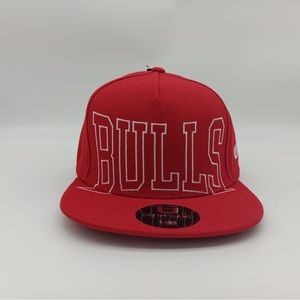 HAT CAP ULTRA GAME CHICAGO BULLS COLOR RED